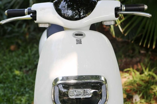 Xe điện "đốn tim" phái nữ đầu 2026: Dáng Vespa, giá dưới 18 triệu, di chuyển lên tới 80km/h
