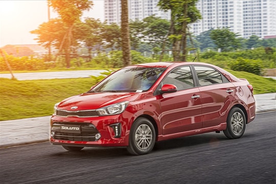 Giá xe KIA Soluto tháng 1/2026 giảm sâu: Ưu đãi tới 52 triệu, sedan rẻ nhất phân khúc vẫn "đắt khách"