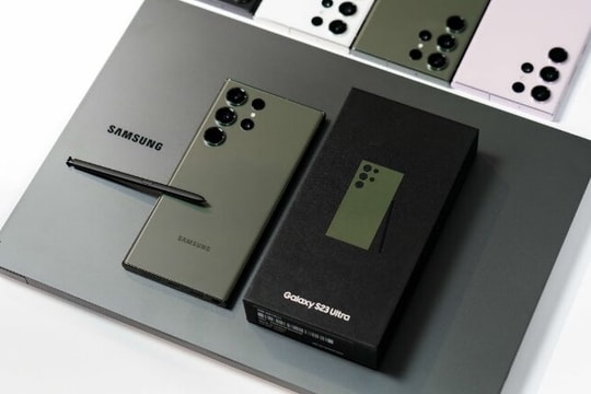 Samsung Galaxy S23 Ultra rẻ như tầm trung: Zoom 10x, Snapdragon 8 Gen 2 "cực ngon"