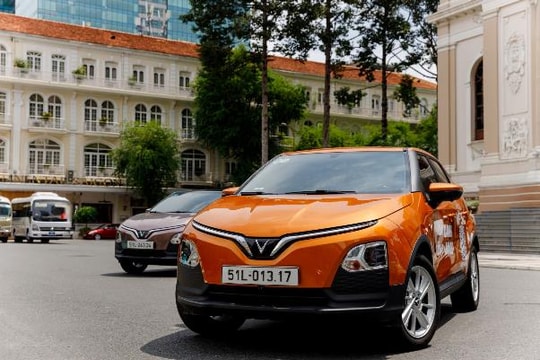 Chuyển sang VinFast VF 5, tài xế dịch vụ phấn khởi vì khách hài lòng hơn, điểm 5 sao tăng mạnh