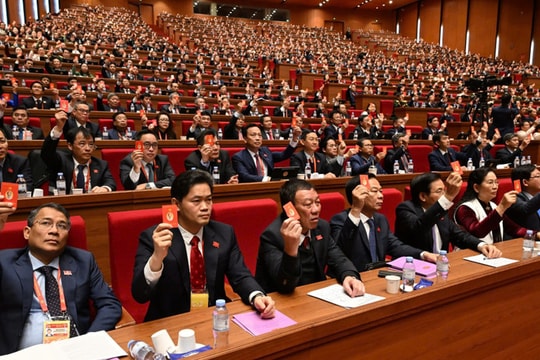 Thông cáo báo chí về ngày làm việc thứ tư Đại hội đại biểu toàn quốc lần thứ XIV của Đảng