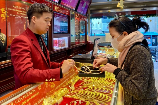 Dự báo giá vàng ngày mai 5/2: Chuyên gia dự báo vàng còn tăng nóng, kỷ lục mới đã ở rất gần