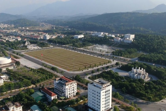 Nằm gần biên giới, vùng đất ven sông Hồng nổi lên như “trái tim” đô thị trong chiến lược phát triển mới của Lào Cai