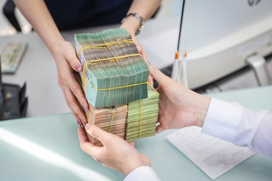Thị trường vốn và khoảng trống dài hạn với DNNVV (Bài 3): Rủi ro khi phụ thuộc vào tín dụng ngân hàng