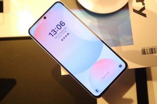 Flagship AI mạnh nhất Việt Nam nay rẻ bất ngờ: Cao cấp nhưng giá chưa tới 8 triệu