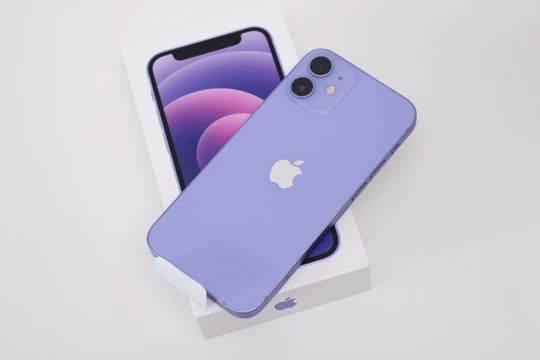 iPhone OLED "quốc dân" đang được săn mạnh vì giá rẻ nhưng trải nghiệm còn rất cao cấp