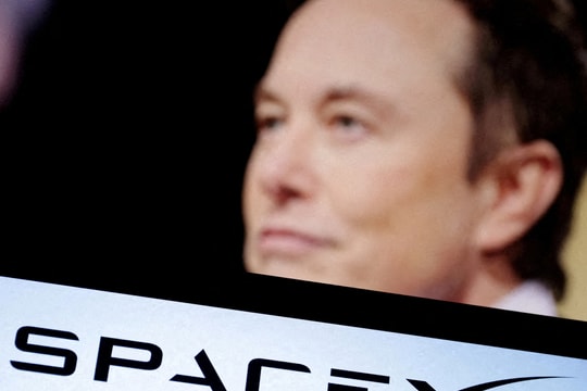 Elon Musk toan tính sáp nhập SpaceX và Tesla trước thềm bom tấn IPO