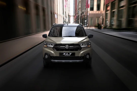 Suzuki XL7 Hybrid "bùng nổ" năm 2025: MPV lai điện 7 chỗ bán chạy gấp đôi, khiến mọi đối thủ "lép vế"