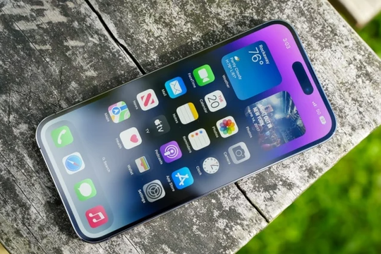 Đây là iPhone Pro Max "đáng mua nhất cận Tết": Giá rẻ bằng nửa đời mới, trải nghiệm vẫn rất Pro