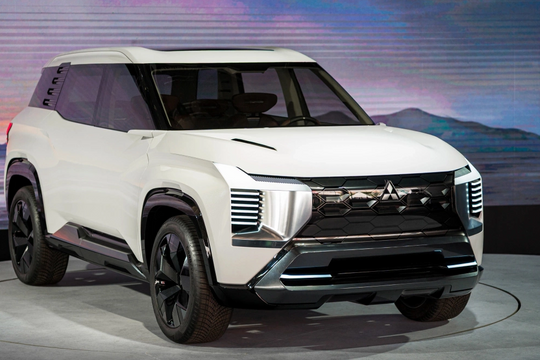 Giảm 35 triệu đồng, Mitsubishi Destinator chạm đáy phân khúc SUV gia đình