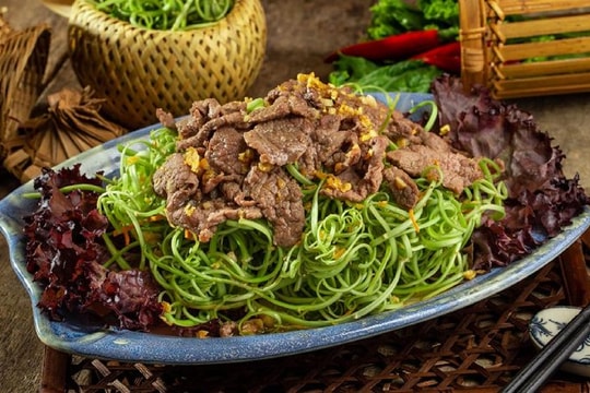 Rau muống rẻ tiền nhưng giá trị dinh dưỡng khiến nhiều người bất ngờ