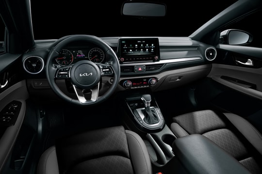 Sedan hạng C bất ngờ hạ giá lăn bánh giữa tháng 2/2026, chạm mốc 630 triệu