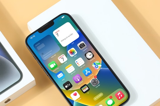 Chiếc iPhone fullbox giá mềm gây chú ý: Thiết kế vẫn sang, hiệu năng chưa hề lỗi thời