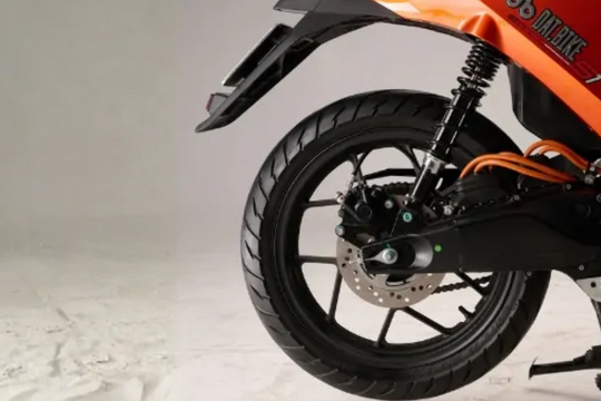 Trải nghiệm mẫu xe điện tăng tốc tới chạm 100 km/h, pin đi xa gần 300km