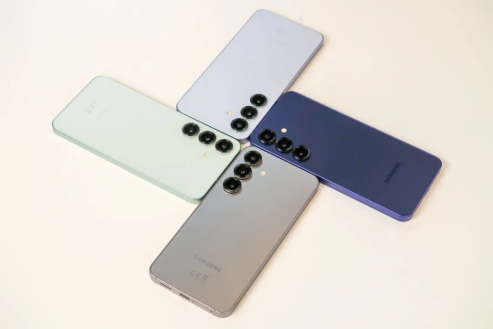 Rẻ hơn iPhone 17 hơn chục triệu, đây là chiếc "flagship quốc dân" được lòng người Việt