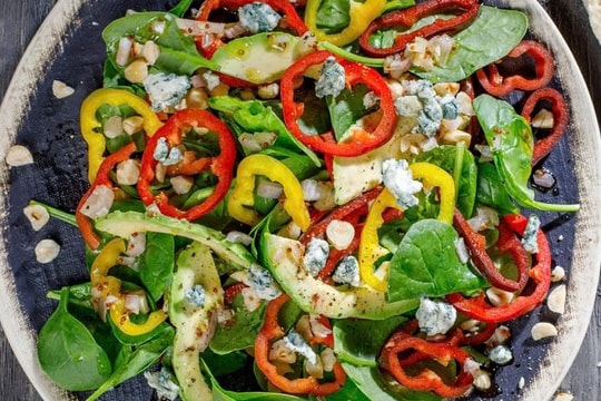 Loại quả màu đỏ giàu vitamin C hơn cam nhưng lại cực tốt cho tim mạch và làn da