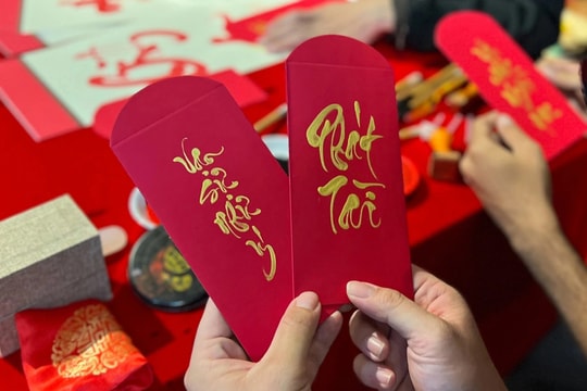 Một nhóm cổ phiếu bất ngờ "lì xì" cho cổ đông phiên đầu năm, chuyên gia dự báo triển vọng dài hạn còn rất sáng
