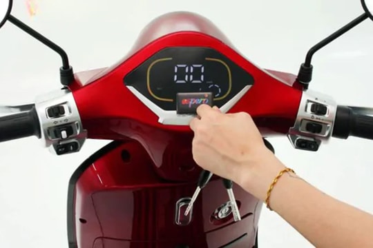Dáng Vespa nhưng giá chỉ ngang xe điện học sinh: Đi gần 100 km mỗi lần sạc