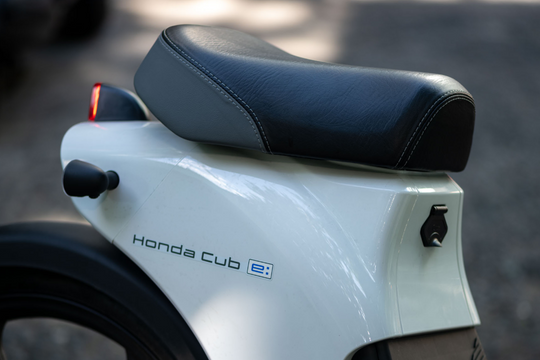 Chiếc xe điện Honda nhập khẩu giá từ 20 triệu: Thiết kế hoài cổ, di chuyển 65 km/lần sạc