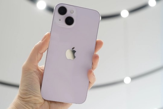 iPhone 14 giảm giá mạnh còn hơn 12 triệu: "Vua iPhone giá rẻ" mới cho người dùng ví mỏng