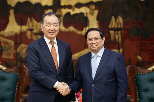 Thủ tướng Phạm Minh Chính tiếp Chủ tịch Hội đồng Ủy ban Kinh tế Á-Âu