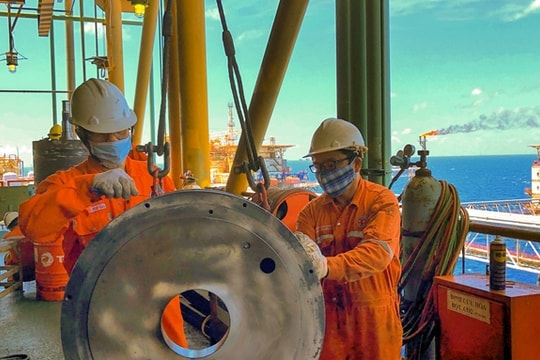 Bùng nổ cổ phiếu dầu khí: Chuyên gia khuyến nghị hành động cho nhà đầu tư giai đoạn nhạy cảm
