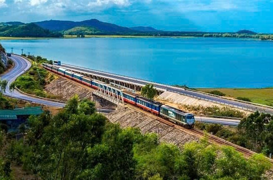 Quảng Ninh bổ sung "tuyến đường tơ lụa" vào hệ thống cao tốc – cảng biển – sân bay, thời gian đi Hà Nội chỉ mất 45 phút