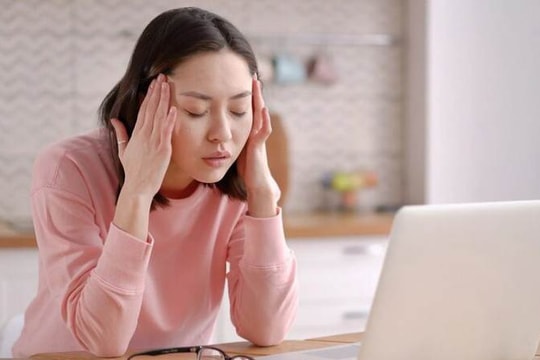 Thói quen uống nước quá ít đang âm thầm gây hại sức khỏe thế nào?