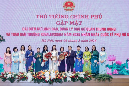Thủ tướng: Phụ nữ Việt Nam vượt qua chính mình, trở thành lực lượng nòng cốt, nhân tố kiến tạo tiến trình đổi mới và phát triển