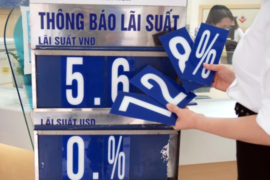 Lãi suất ngân hàng hôm nay 8/3: Agribank dẫn đầu nhóm Big4, nhiều nhà băng niêm yết trên 6%/năm ở kỳ hạn dài