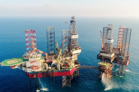 Triển vọng ngành dầu khí trong bối cảnh giá dầu diễn biến khó lường