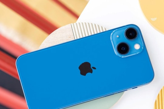 Chiếc iPhone từng bị "chê lên chê xuống", giờ lại thành món hời công nghệ: Nhỏ gọn, chạy mượt, giá cực mềm
