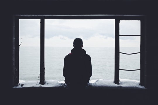 Vì sao nhiều người thích ở một mình nhưng lại sợ cô đơn?