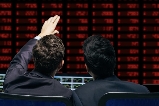 Cổ phiếu liên tục giảm sàn, Chứng khoán APG đang làm ăn ra sao?