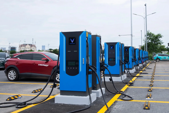 Vingroup muốn đưa trạm sạc xe điện vào 22 sân bay do ACV quản lý