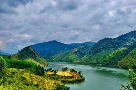 Quảng Trị có thêm “tọa độ du lịch mới”: Một vùng đất hội tụ cả rừng, sông và di tích lịch sử
