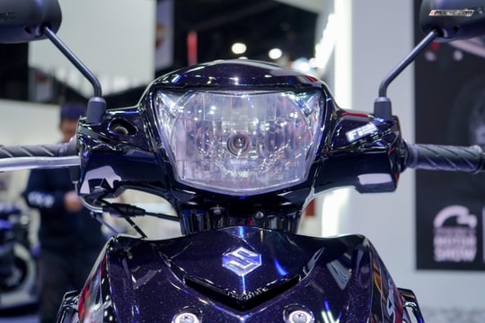 "Huyền thoại" Suzuki trở lại với phiên nâng cấp: Trang bị phanh ABS, giá bán "vừa túi"