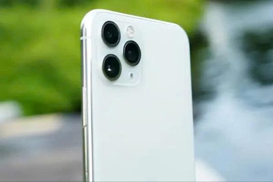 “Lão tướng” dòng Pro giảm mạnh còn hơn 5 triệu: Vẫn đủ sức cạnh tranh smartphone mới