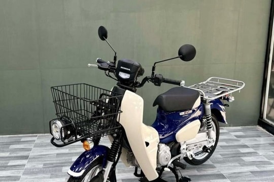 Honda Super Cub 110 Pro giá 165 triệu đồng: Thiết kế khác biệt, đắt ngang xe tay ga cao cấp