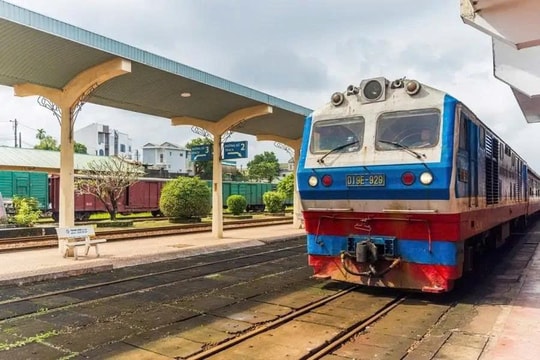 Giữa lòng cố đô Huế có một nhà ga hơn 100 năm tuổi lặng lẽ qua năm tháng