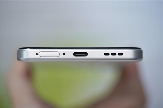 Mẫu điện thoại giá chưa đến 4 triệu: Pin 7.000mAh, màn 120Hz trang bị trong tầm giá