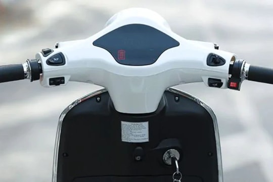 Xe điện giá hơn 16 triệu đồng: Thiết kế Vespa cổ điển, đi tới 90km/lần sạc