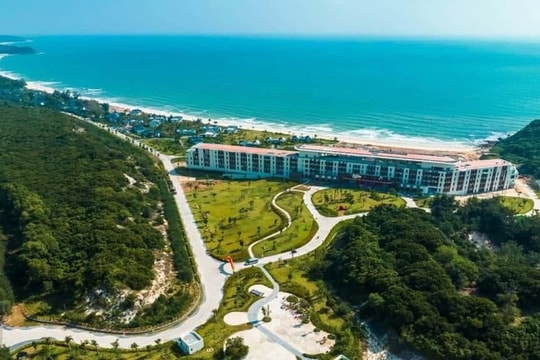 Du lịch từ A tới Z: Khám phá hòn đảo rộng chỉ 10km2 ở Quảng Ninh, nơi có dải cát trắng, làn nước trong, cho bạn một trải nghiệm nghỉ dưỡng đặc biệt