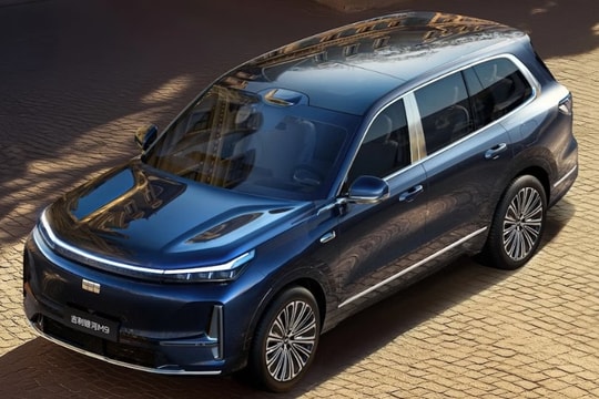 Choáng ngợp với mẫu ô tô lai điện chạy hơn 160 km, động cơ xăng tăng áp 1.5 lít, đi êm như Rolls-Royce
