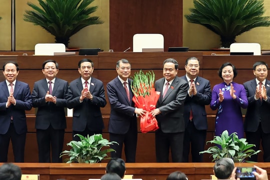 Quốc hội phê chuẩn bổ nhiệm 6 Phó Thủ tướng, các Bộ trưởng và thành viên Chính phủ