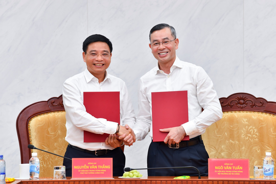 Hội nghị bàn giao công tác giữa Phó Thủ tướng Chính phủ Nguyễn Văn Thắng và Bộ trưởng Bộ Tài chính Ngô Văn Tuấn