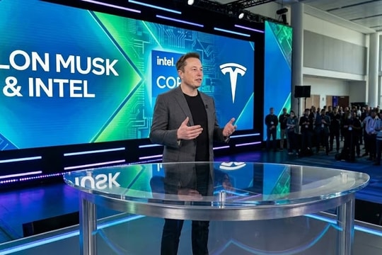 Cổ phiếu Intel bứt phá khi bắt tay Elon Musk xây đế chế chip AI