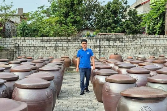 Khởi nghiệp từ những chiếc chum, người đàn ông Thanh Hóa nay có thu nhập 3 tỷ đồng mỗi năm