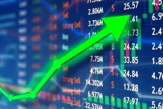 Cổ phiếu họ Vin tiếp tục tỏa sáng, VN-Index vượt 1.818 điểm