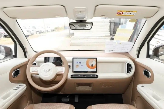 Ô tô điện mini đang gây sốt: Đi xa hơn 300km/lần sạc, sạc nhanh, giá ngang xe máy